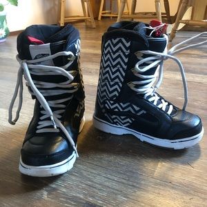 Vans snowboard boots